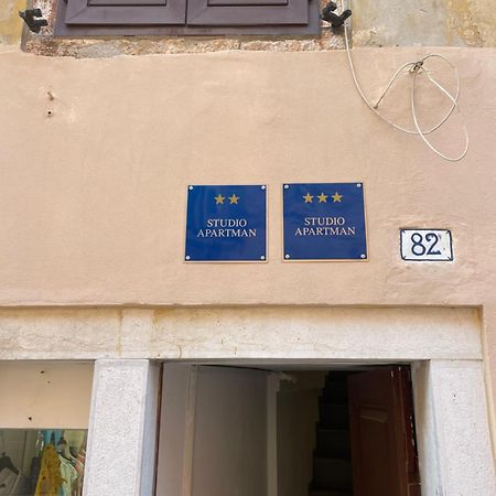 De Qua De La Studio Ρόβινι Εξωτερικό φωτογραφία